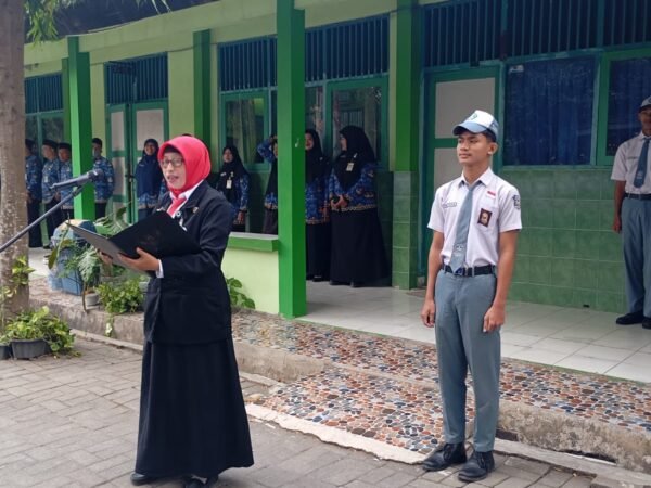 Upacara Bendera Memperingati HUT ke-81 Republik Indonesia di SMA Negeri 1 Kemusu