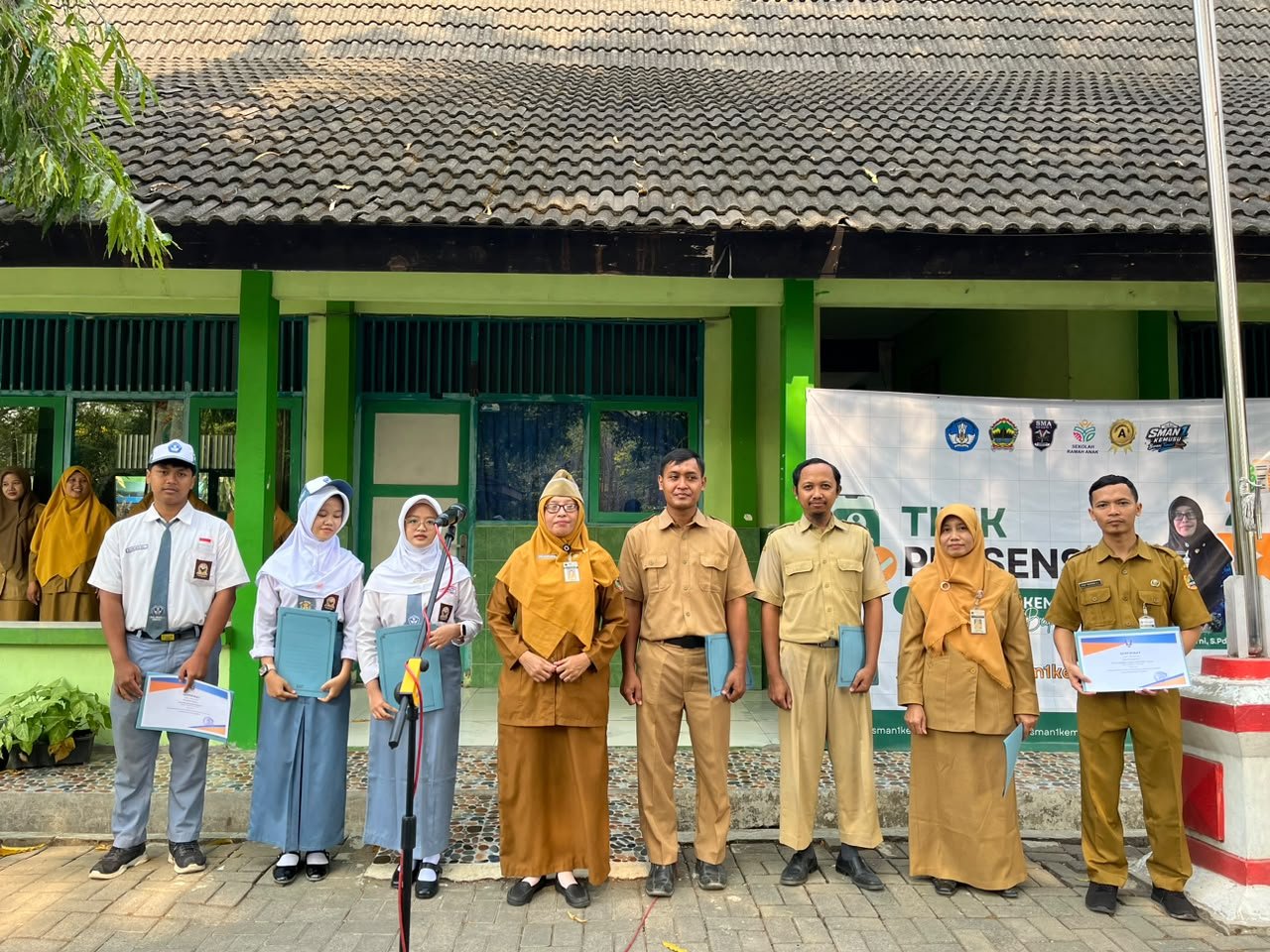 SMA Negeri 1 Kemusu Serahkan Penghargaan kepada Penggerak Anti Korupsi